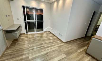 Apartamento para locação com 2 dormitórios no Edifício Grand Valle Royal em Pindamonhangaba/SP