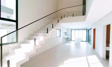Casa à venda com 3 dormitórios no Condomínio Malibu em Caçapava/SP.