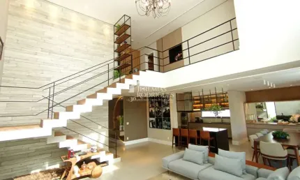 Casa à venda com 3 suítes no Condomínio Reserva Bonsucesso em Pindamonhangaba/SP.