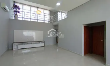 Casa para venda e locação com 3 dormitórios, no Condomínio Campos do Conde II em Tremembé/SP.
