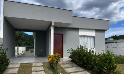 Casa com 2 quartos em condomínio próxomo ao centro de maricá