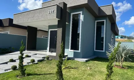 CASA COM 3 QUARTOS EM CONDOMÍNIO PROXIMO AO CENTRO DE MARICÁ/RJ