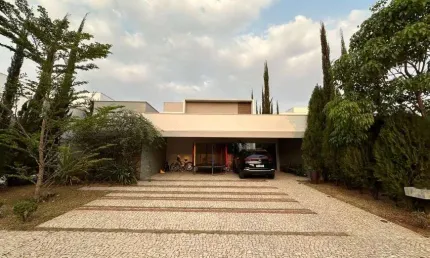 Casa em condomínio fechado com 3 quartos à venda na Avenida dos Jardins, Nova Uberlândia, Uberlândia