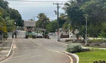 Imóvel para venda tem 250 metros quadrados com 3 quartos em Barra do Jacuípe - Camaçari - BA