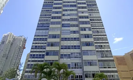Lindo Apartamento a venda na Barra com 4/4 a 200 m do mar