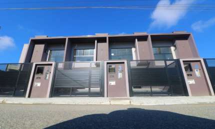 Sobrado à Venda no Bairro Amizade – 121m² com Acabamento Moderno