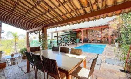 CASA A VENDA - 06 QUARTOS 550,00 M2 - BAIRRO: SANTA LUCIA