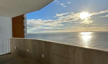 lindo apartamento de 3 suítes no corredor da vitória frente mar reformado