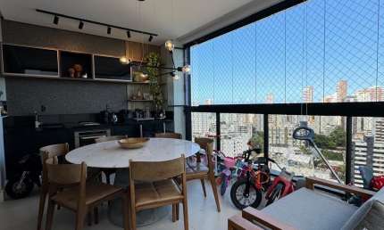 lindo apartamento no mar de saint tropez no jardim apipema   com 3 suítes