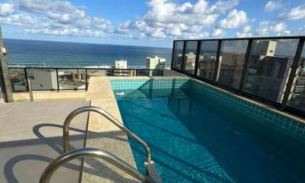 Cobertura a venda em Armação no Mar de Lungúria 4 suites reformada vista mar