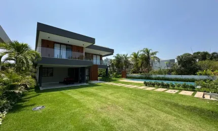 Casa a venda em Busca Vida com5 suítes piscina e moderna no Cond Busca Ville