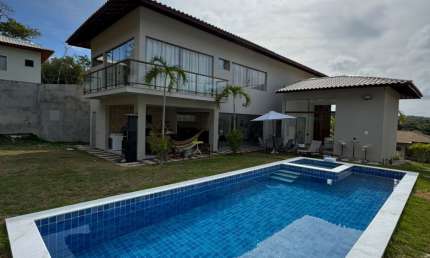 Casa a venda em Praia do Forte com 4 suites no Cond Iberosate