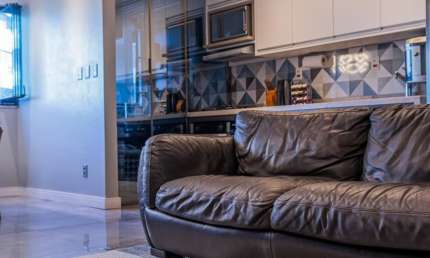 Apartamento a venda em alphaville com 2 quartos reformado no alphaclass