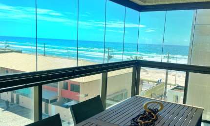 Apartamento a venda na praia do flamengo com 2 quartos pé na areia vista mar e mobiliado