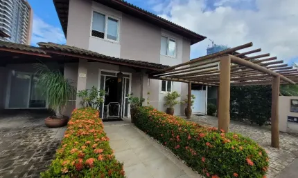 Casa a venda em patamares com 4 quartos piscina área gourmet em cond fechado