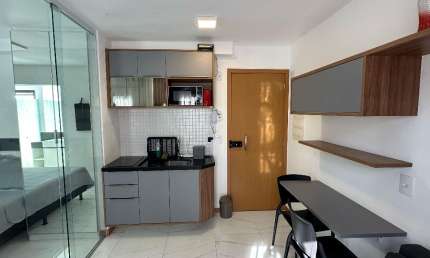 Apartamento a venda no smart farol da barra quarto e sala mobiliado