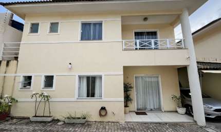 Casa a venda em stella maris com 3 suites e área gourmet em condominio fechado