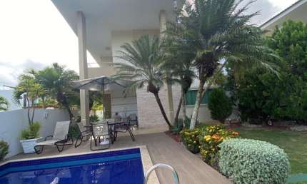 Casa a venda em lauro de freitas na reserva ecoville com 3 suites piscina e área gourmet