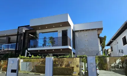 Casa a venda em lauro de freitas com 4 quartos com piscina no condominio univillas