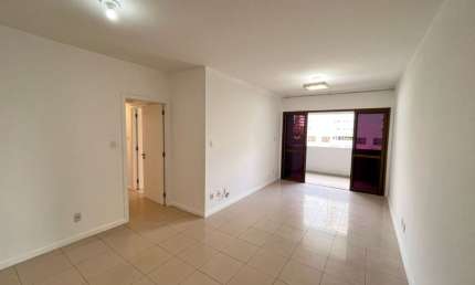 Apartamento a venda na pituba com 3 quartos dependencia no mansão d evora