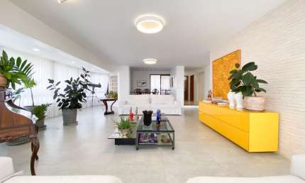 Apartamento a venda no jardim apipema com 4 suites refromado no lac dannecy