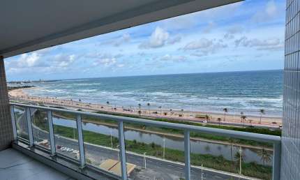 Apartamento a venda em Jaguaribe com 2 quartos varanda gourmet e vista mar