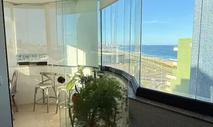 Cobertura a venda em armação com 3 quartos piscina área gourmet e vista mar