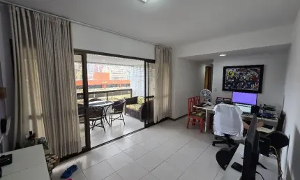 Apartamento a venda no costa azul com 3 quartos com dependência e 2 vagas