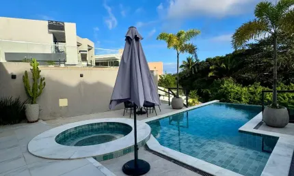 Casa a venda em alphaville 2 salvador com 4 suites piscina área gourmet e nova