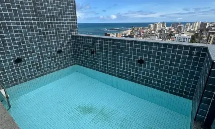 Cobertura a venda na pituba com 2 suites piscina área gourmet e reformada