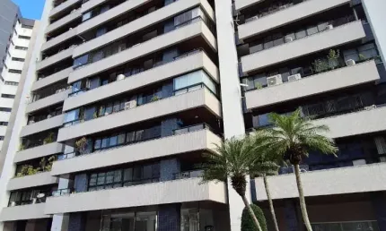 Cobertura a venda no alto do itaigara com 3 suites piscina e 4 vagas