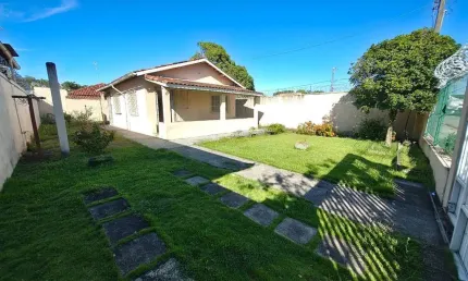 Casa à venda em Serra-ES, bairro Reis Magos: 2 quartos, 1 suíte, 1 sala, 2 banheiros, 6 vagas de garagem, 80m² de área.