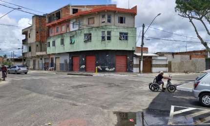 Oportunidade Única: Ponto Comercial à Venda no Parque das Gaivotas, Serra-ES! 4 salas, 7 banheiros, 2 vagas, 480m².