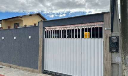 Oportunidade imperdível! Casa à venda em Piúma-ES, bairro Itaputanga: 2 quartos, 1 suíte, 1 sala, 1 vaga, 83m².
