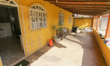 Imperdível! Casa à venda em Serramar, Serra-ES: 3 quartos, sala ampla, banheiro, 2 vagas de garagem e 150m2 de área