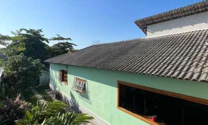 Manguinhos, Serra ES; casa com 3 quartos, e parte em construção.