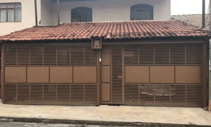 QR 406 - Sobrado com 2 Quartos e amplo salão de festas no 1º andar/Samambaia/DF