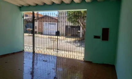 Casa a venda ou para locação, 2 quartos, 2 vagas, no bairro Santa Rita em Piracicaba - SP