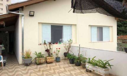 Casa a venda, 4 quartos, 2 vagas, no bairro Vila Independêcia em Piracicaba - SP