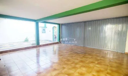 Casa a venda, 4 quartos, 3 suítes, 6 vagas, no bairro Centro em Piracicaba - SP