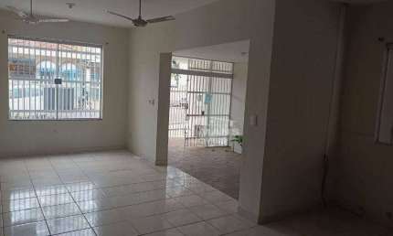 Casa a venda, 3 quartos, 1 suíte, 1 vaga, no bairro Centro em Piracicaba - SP