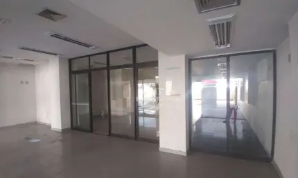 Salão comercial para alugar, no bairro Vila Rezende em Piracicaba - SP