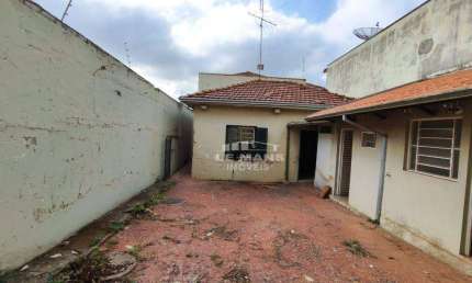Casa comercial para alugar, 8 salas, 4 vagas, no bairro Centro em Piracicaba - SP