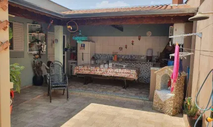 Casa a venda, 4 quartos, 1 suíte, 2 vagas, no bairro Santa Terezinha em Piracicaba - SP