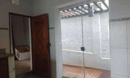 Casa para alugar, 3 quartos, 2 suítes, 2 vagas, no bairro Centro em Piracicaba - SP