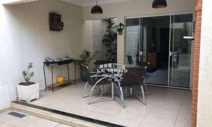 Casa sobrado a venda, 3 quartos, 1 suíte, 2 vagas, no bairro Caxambu em Piracicaba - SP