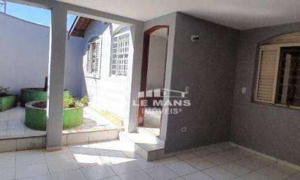 Casa a venda, 3 quartos, 2 vagas, no bairro Jupiá em Piracicaba - SP