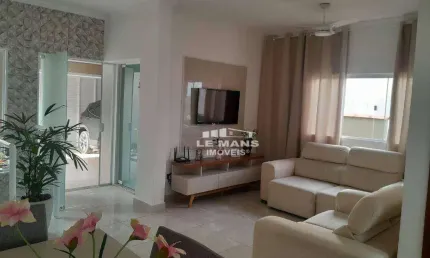 Casa a venda, 4 quartos, 1 suíte, 2 vagas, no bairro Jardim Porangaba em Águas de São Pedro - SP
