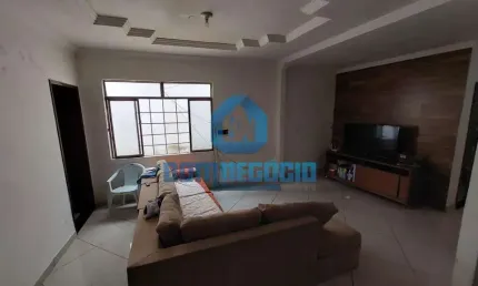 EXCELENTE IMÓVEL DE LOTE INTEIRO COM DUAS MORADAS À VENDA NO BAIRRO ELVAMAR - GV