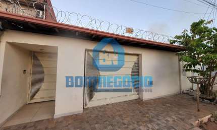Casa plana e em lote inteiro à venda, NO BAIRRO CIDADE JARDIM, GOVERNADOR VALADARES - MG